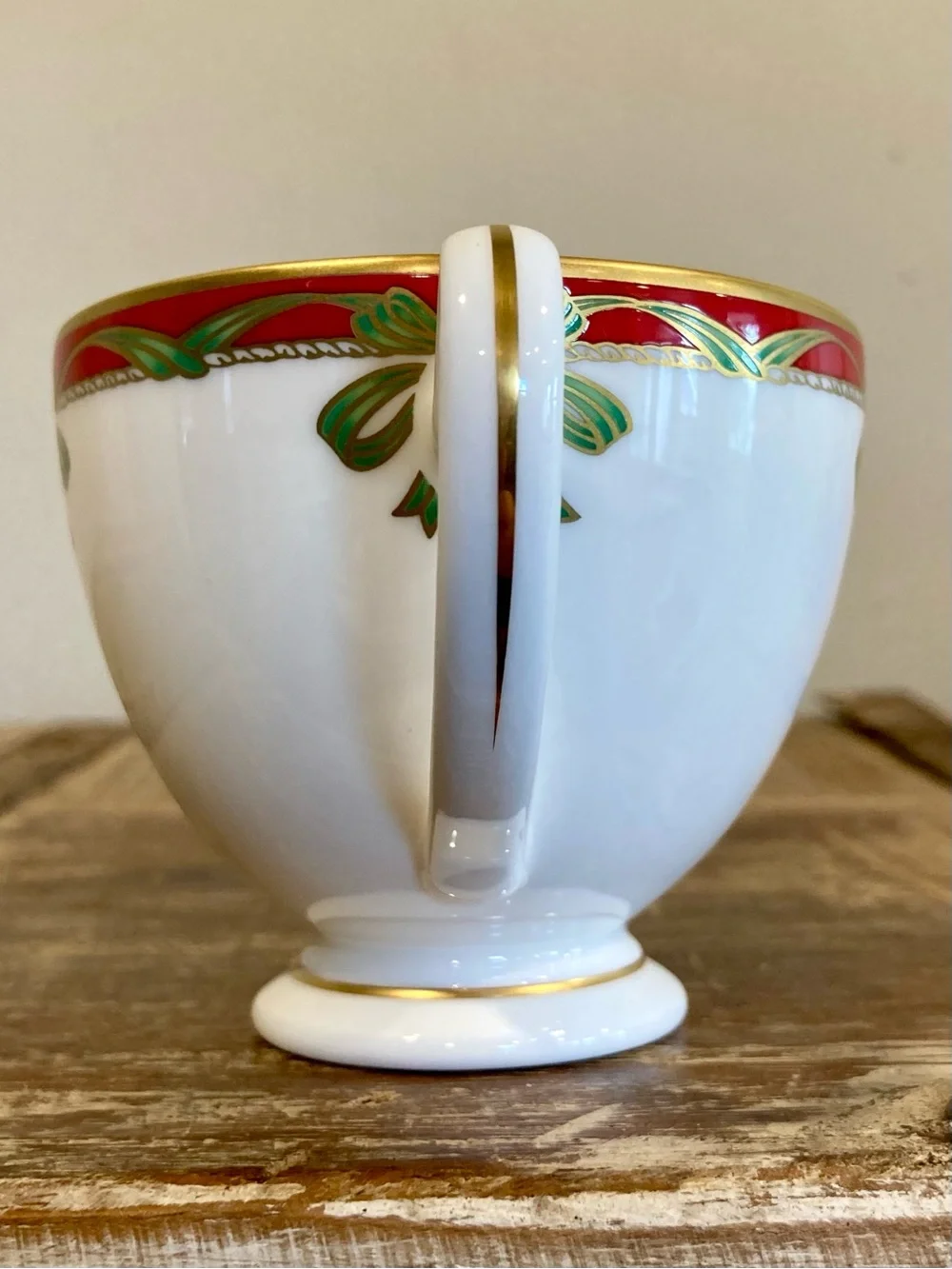 Waterford Holiday Ribbons Teacup Fine China With Red Gold & Green Trim